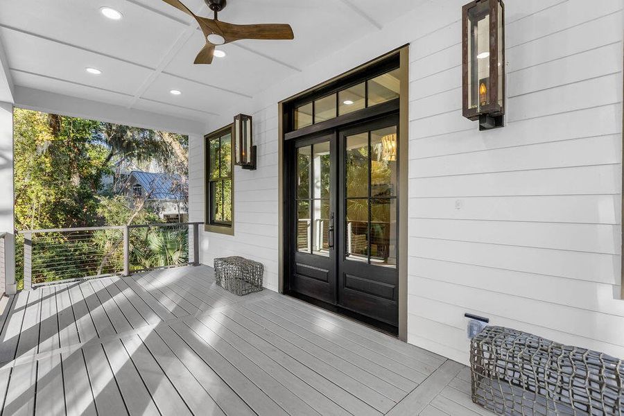 Exterior details and patio area of a home in , Seabrook Island (Image 28).