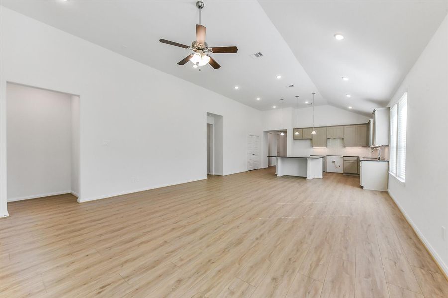 Spacious, unfurnished interior of a new home in Encino Estates, Dayton (Image 13). Spacious, unfurnished interior of a new home in Encino Estates, Dayton (Image 13).