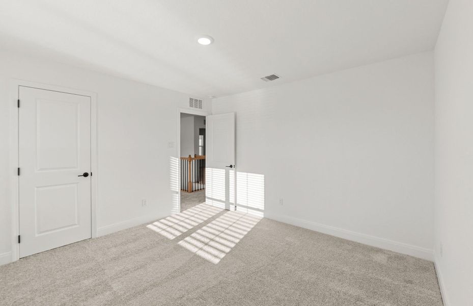 Spacious, unfurnished interior of a new home in Patterson Ranch, Georgetown (Image 16).