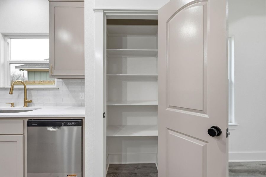 Furnished interior view inside a new home in , Bryan (Image 10).