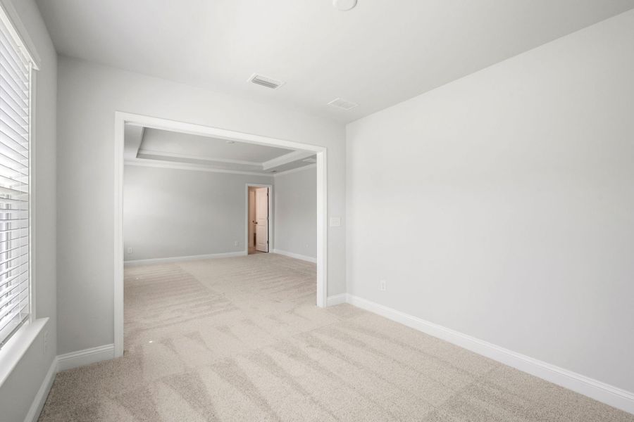 Spacious, unfurnished interior of a new home in Waterways, Richmond Hill (Image 21).