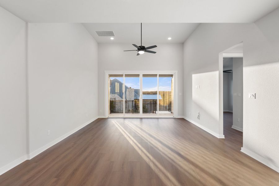 Spacious, unfurnished interior of a new home in Lariat, Liberty Hill (Image 21).