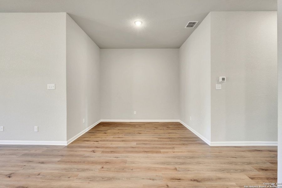 Spacious, unfurnished interior of a new home in Jordan's Ranch, San Antonio (Image 22). Spacious, unfurnished interior of a new home in Jordan's Ranch, San Antonio (Image 22).