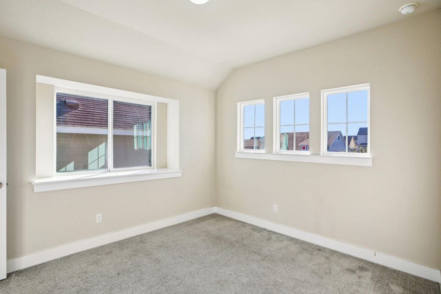 Spacious, unfurnished interior of a new home in Orchard Ridge, Liberty Hill (Image 29).