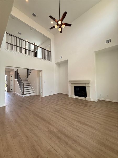 Spacious, unfurnished interior of a new home in Wildrye, Waller (Image 4).