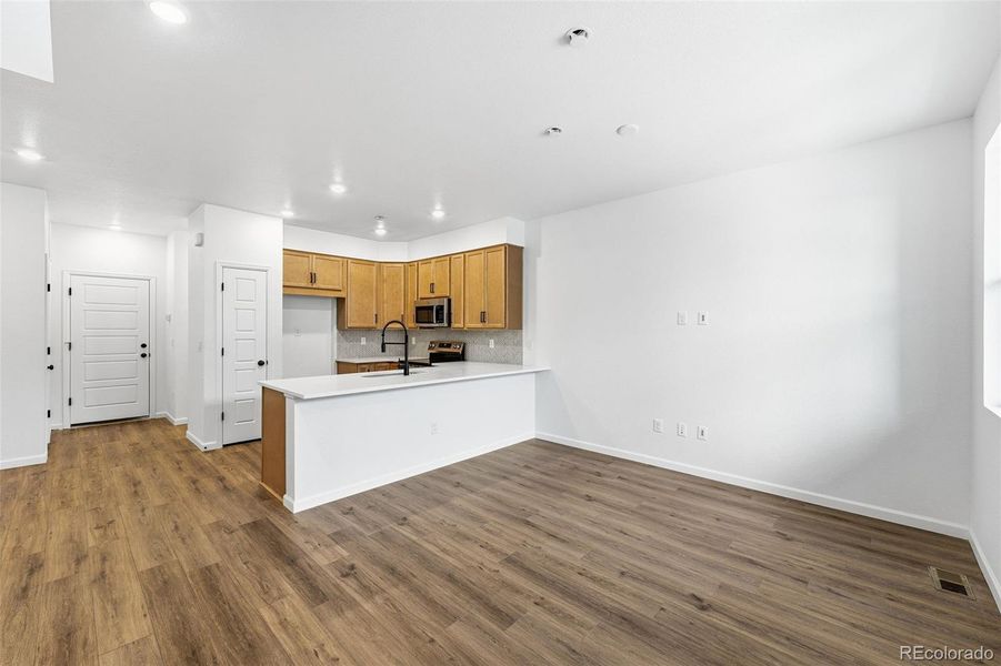 17135 W 91st Lane ~ Ready Now