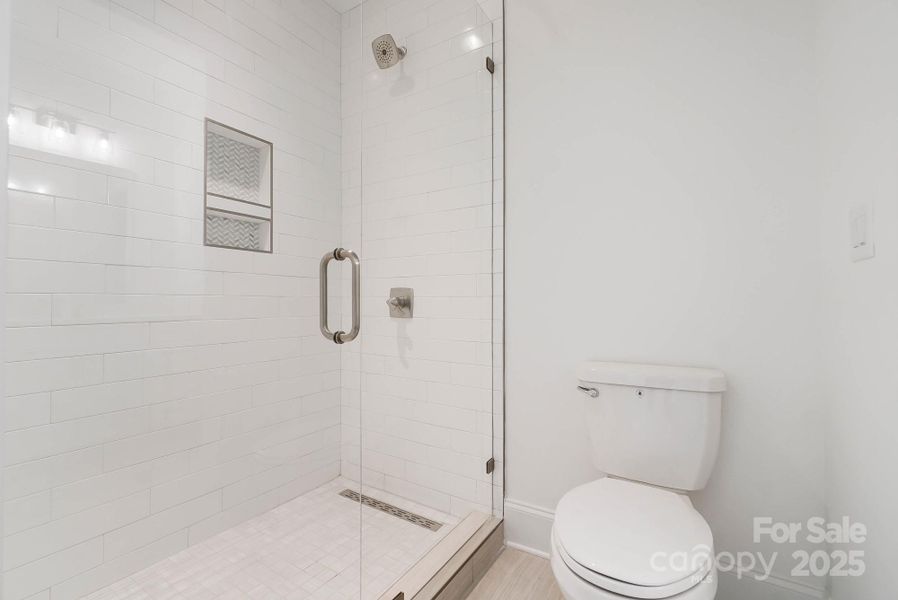 2nd bedroom located upstairs 2nd bedroom located upstairs