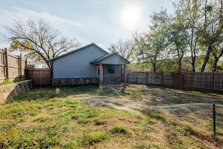 Exterior details and patio area of a home in , Mineral Wells (Image 2). Exterior details and patio area of a home in , Mineral Wells (Image 2).