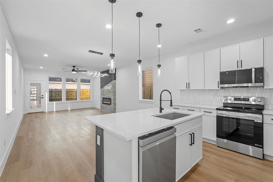 Furnished interior view inside a new home in , Dallas (Image 10).