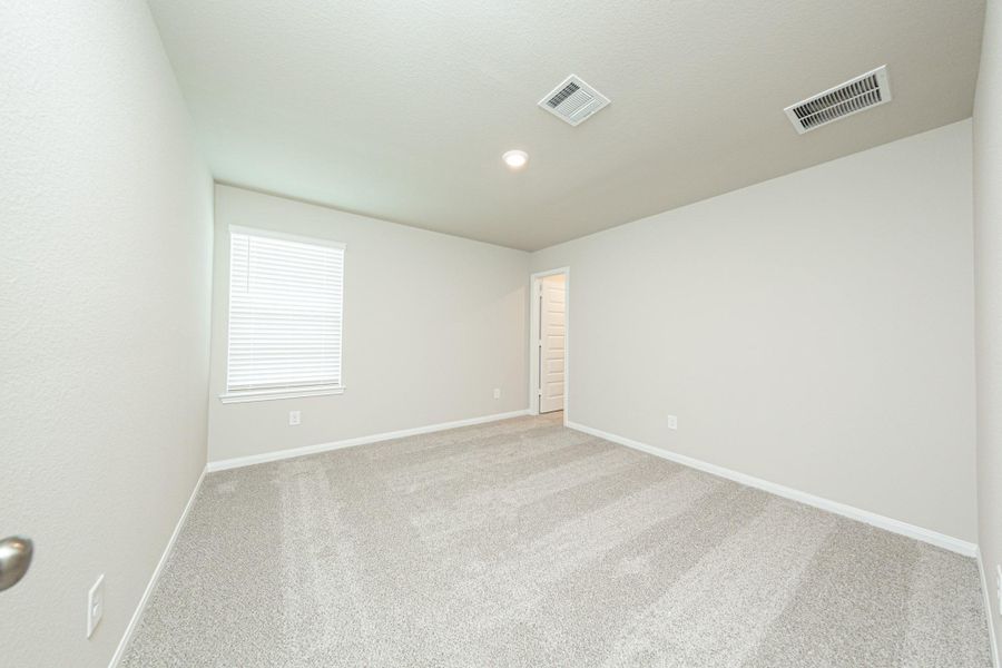 Spacious, unfurnished interior of a new home in River's Edge, Conroe (Image 20). Spacious, unfurnished interior of a new home in River's Edge, Conroe (Image 20).