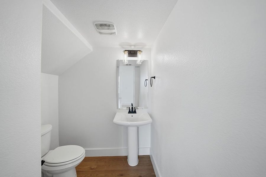 Furnished interior view inside a new home in Custer Ridge Estates, Allen (Image 6).