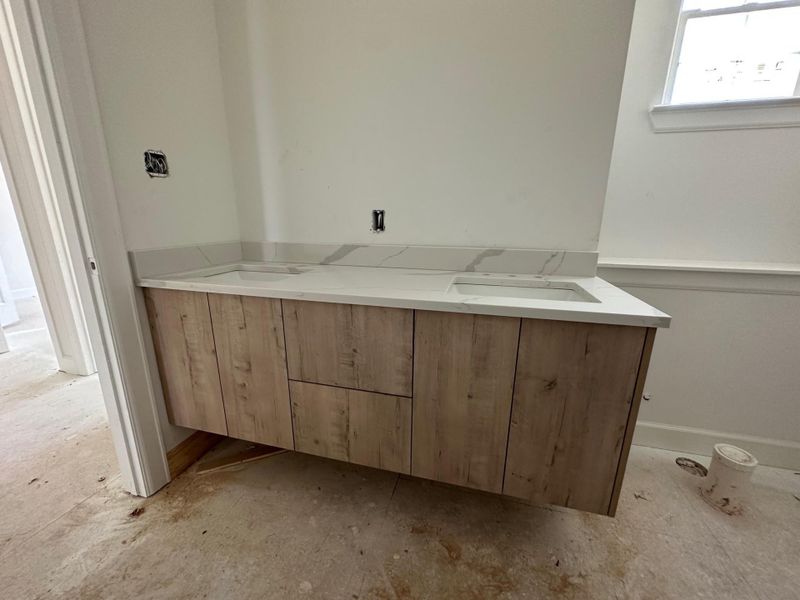 Secondary bath. Secondary bath.