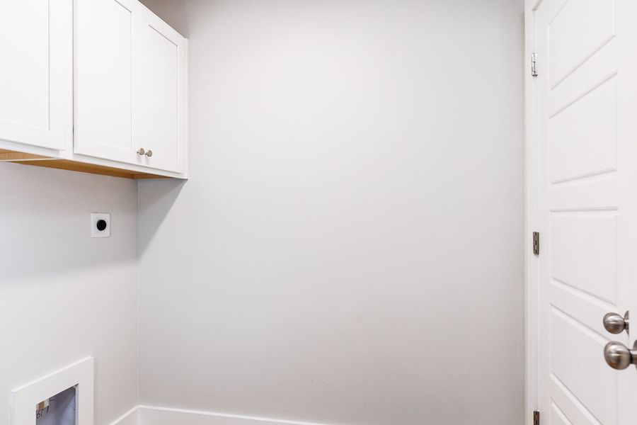 Spacious, unfurnished interior of a new home in Vaughan Farms, Angier (Image 14).