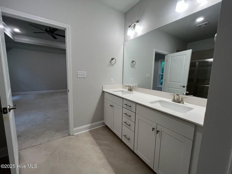 Furnished interior view inside a new home in Palmetto Creek, Bolivia (Image 8).