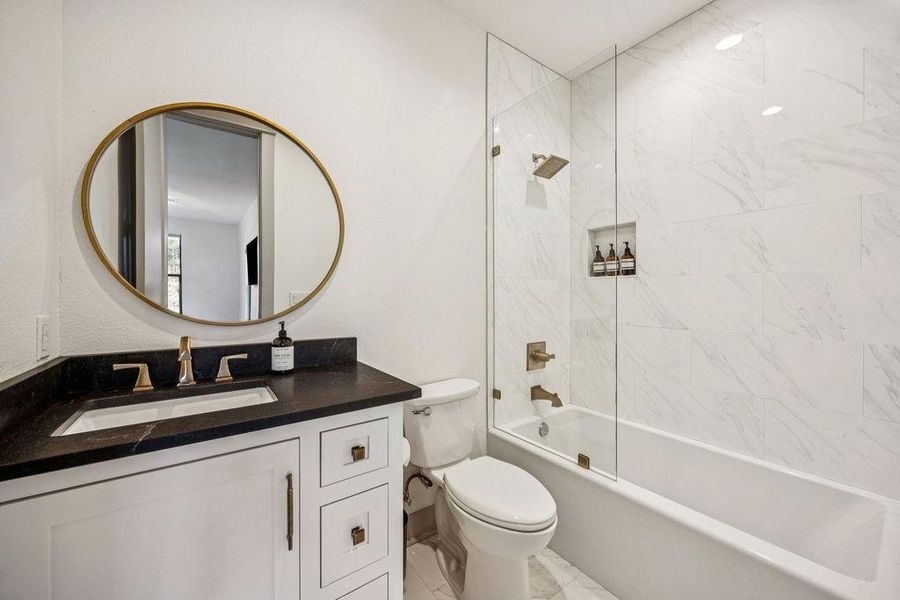 Furnished interior view inside a new home in , Brookeland (Image 30).