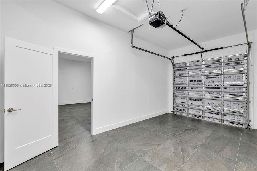 Spacious, unfurnished interior of a new home in Arden: The Waterford Collection, Loxahatchee (Image 22).