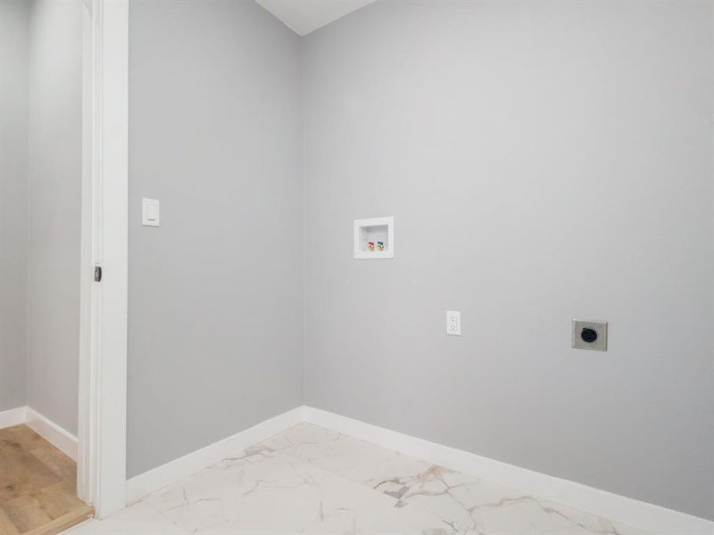 Spacious, unfurnished interior of a new home in , Brownwood (Image 15).