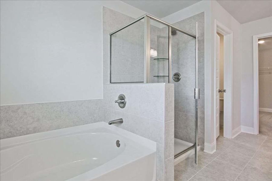 Furnished interior view inside a new home in , Gainesville (Image 11).