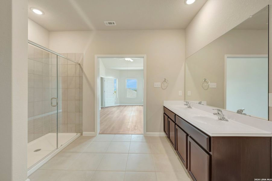 Furnished interior view inside a new home in Mesquite Ridge, San Antonio (Image 15). Furnished interior view inside a new home in Mesquite Ridge, San Antonio (Image 15).