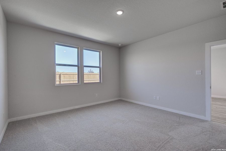 Spacious, unfurnished interior of a new home in Park Place, New Braunfels (Image 13).