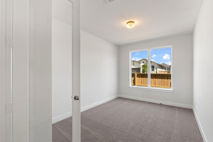 Spacious, unfurnished interior of a new home in Nolina, Georgetown (Image 17).