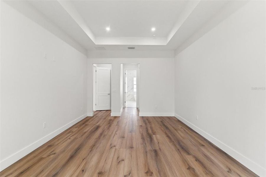 Spacious, unfurnished interior of a new home in Southern Hills Plantation, Brooksville (Image 42).