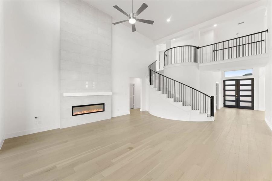 290 Cheyenne Mountain-Living Room-1