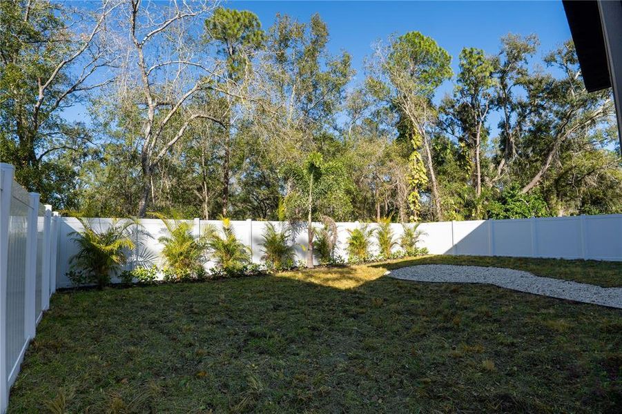 Exterior details and patio area of a home in , Tampa (Image 4).