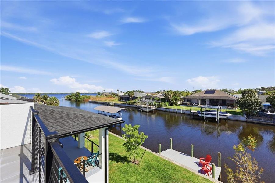 Exterior details and patio area of a home in , Port Charlotte (Image 27).