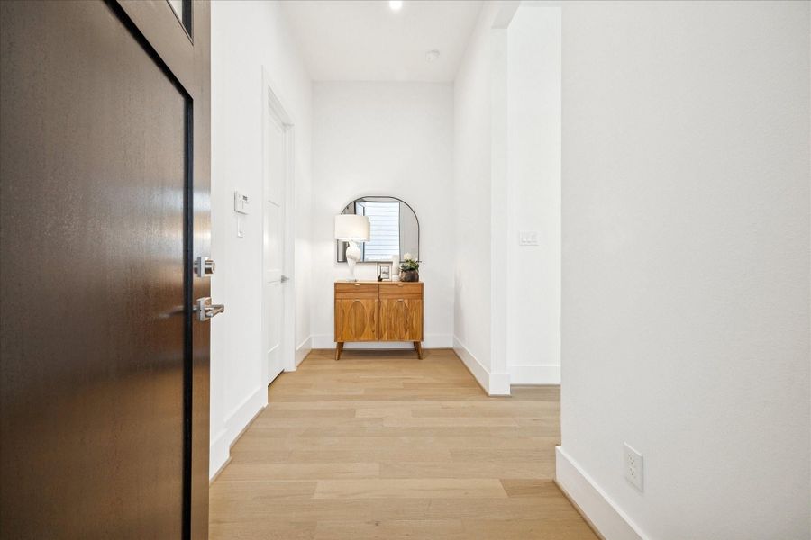 Spacious, unfurnished interior of a new home in , Houston (Image 33).