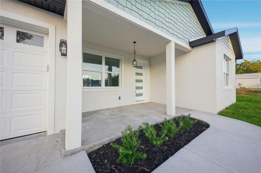 Exterior details and patio area of a home in , Belleview (Image 19).