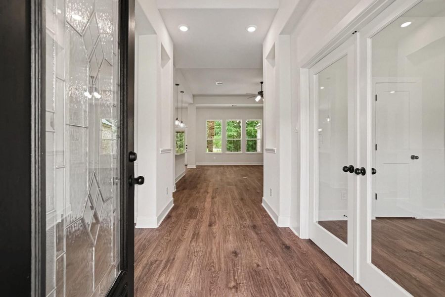 Spacious, unfurnished interior of a new home in Encino Estates, Dayton (Image 26).