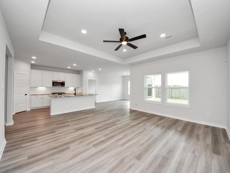 Spacious, unfurnished interior of a new home in River Ranch Meadows, Dayton (Image 28).