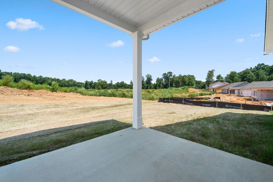 Exterior details and patio area of a home in Jackson Hills, Clarksville (Image 4).