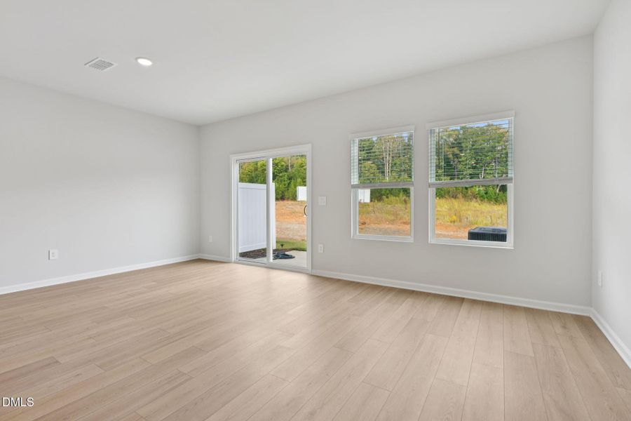 6-web-or-mls-Raleigh - Oakwood Townes - 6-web-or-mls-Raleigh - Oakwood Townes -