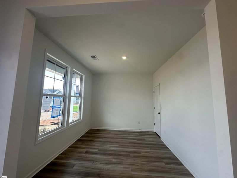 Spacious, unfurnished interior of a new home in Shiloh Trail, Wellford (Image 16).