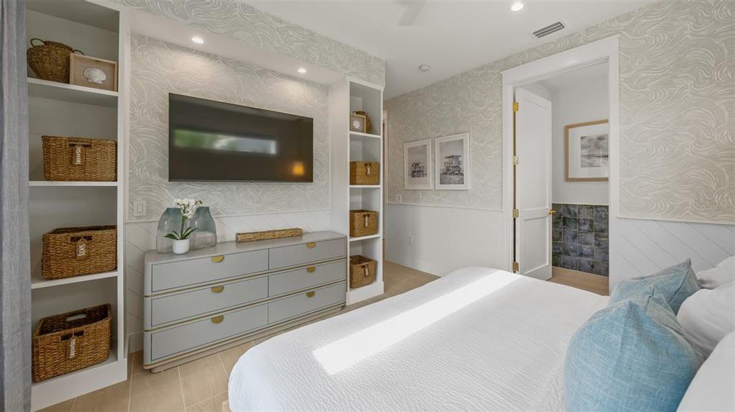 Furnished interior view inside a new home in , Sarasota (Image 35).