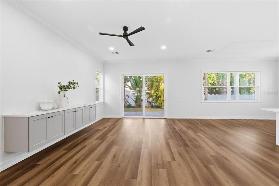 Spacious, unfurnished interior of a new home in , St. Petersburg (Image 37).