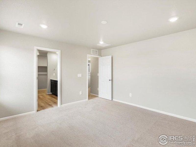 Spacious, unfurnished interior of a new home in , Greeley (Image 10).