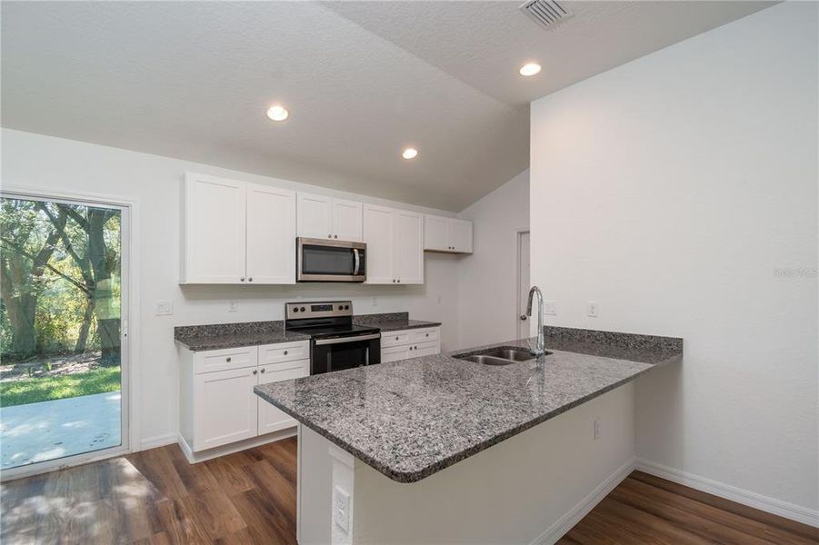 Furnished interior view inside a new home in , Ocklawaha (Image 2).