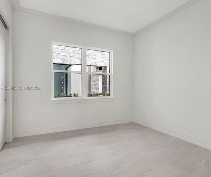 Spacious, unfurnished interior of a new home in , Davenport (Image 13).