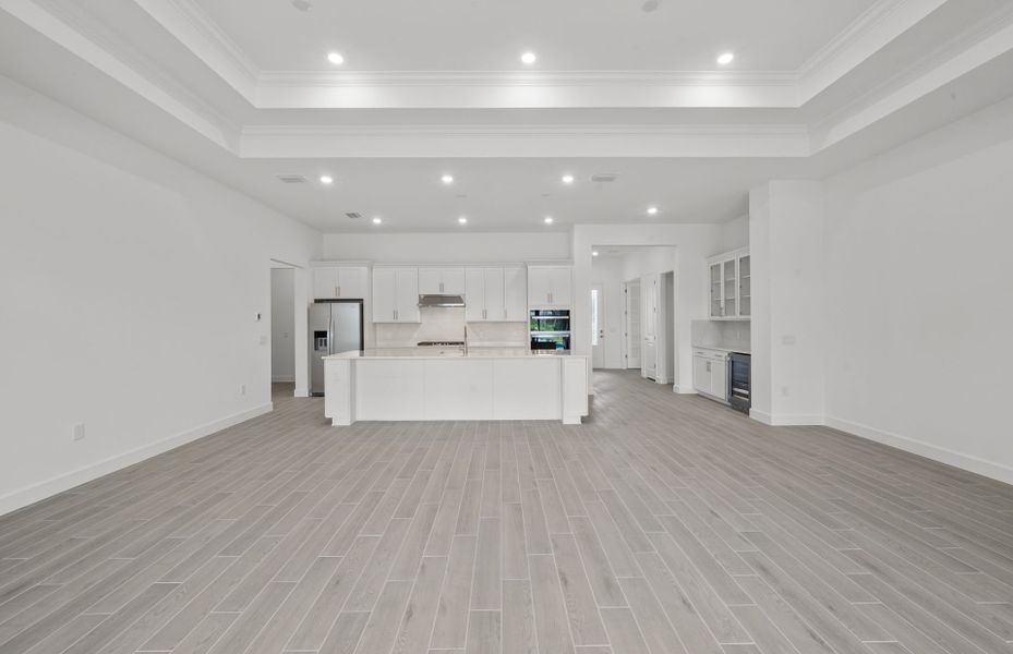 Spacious, unfurnished interior of a new home in Terreno, Naples (Image 15).