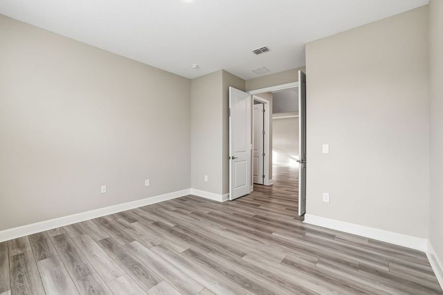 Spacious, unfurnished interior of a new home in Timber Ridge, Plant City (Image 22).