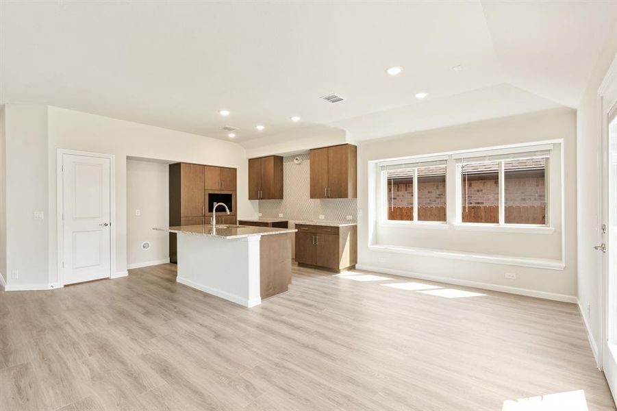 Spacious, unfurnished interior of a new home in Godley Ranch Elements, Godley (Image 25).