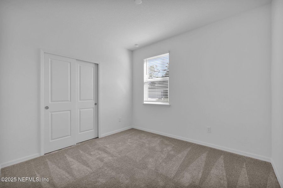 Spacious, unfurnished interior of a new home in Bradley Creek, Green Cove Springs (Image 21).