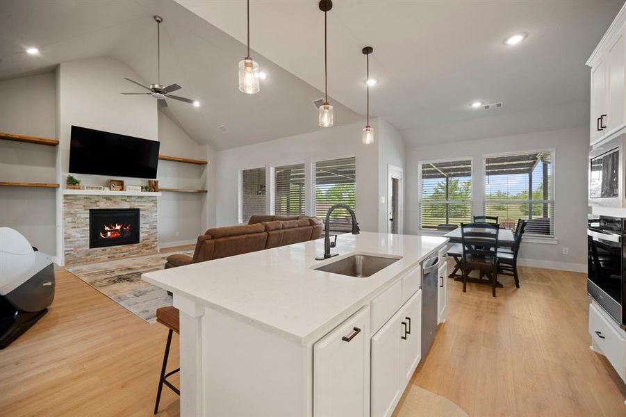 Furnished interior view inside a new home in , Waxahachie (Image 15).