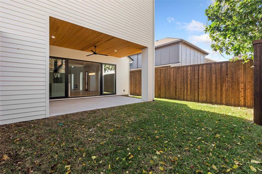 Exterior details and patio area of a home in , Dallas (Image 3).