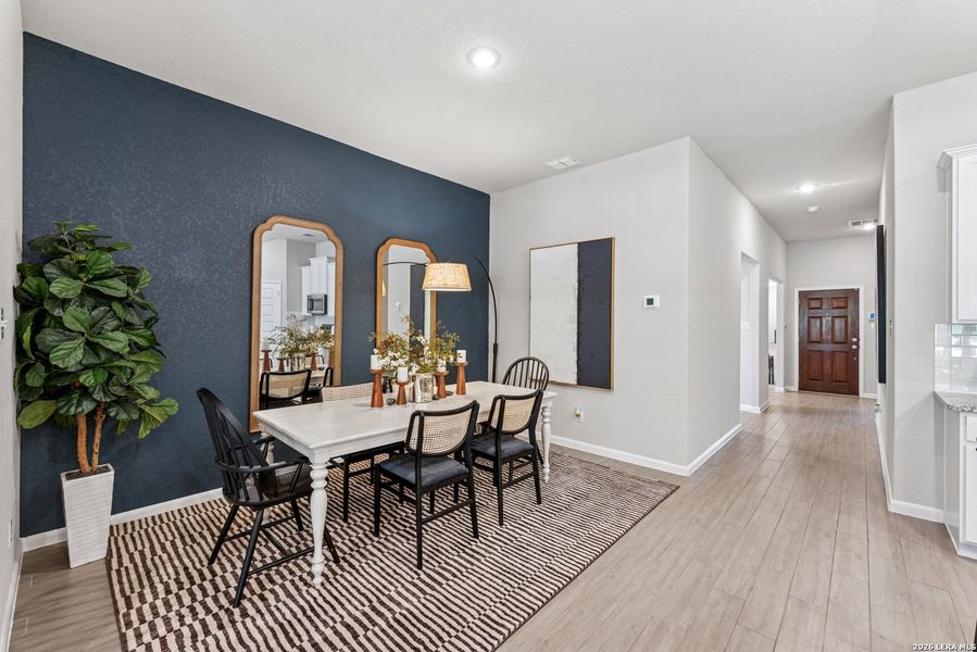 Furnished interior view inside a new home in Cinco Lakes, San Antonio (Image 24).