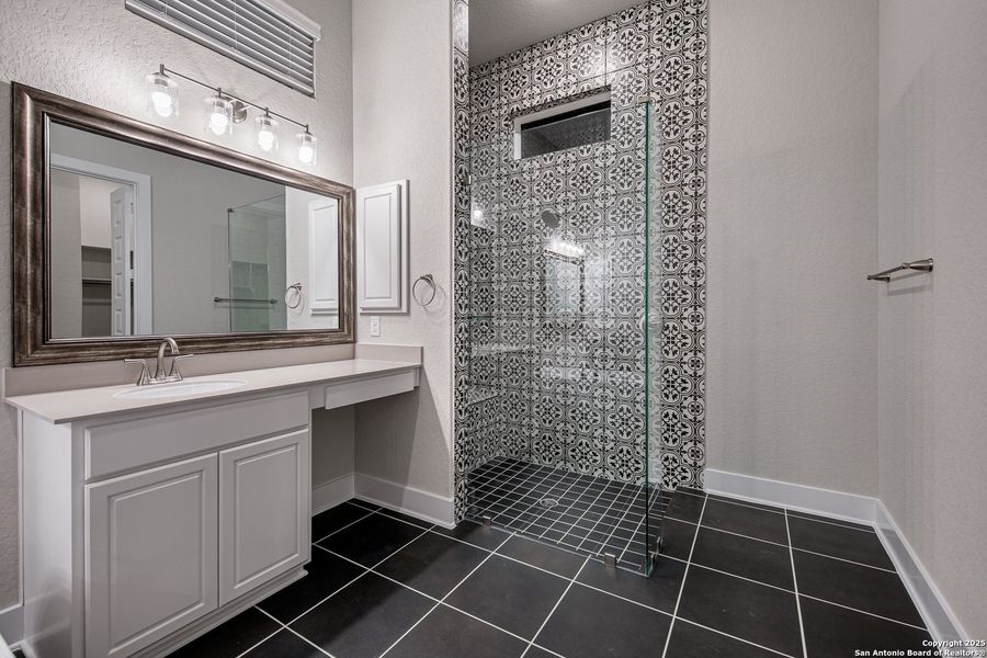 Furnished interior view inside a new home in Mesa Western, Cibolo (Image 12).