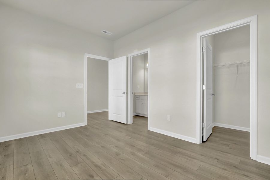 Spacious, unfurnished interior of a new home in Citadel Point at Southbridge, Sneads Ferry (Image 24).